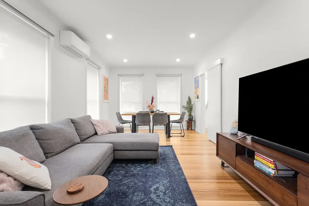 MODERN 2 BEDROOM WITH LUXURIOUS FEATURES | FLARE REAL ESTATE