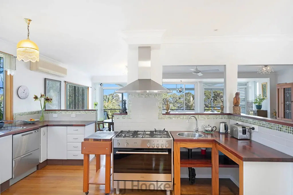 Wangi Wangi 2 Slaapkamer CHARMING HOME WITH LAKE VIEWS IN A SOUGHT-AFTER NEIGHBORHOOD
