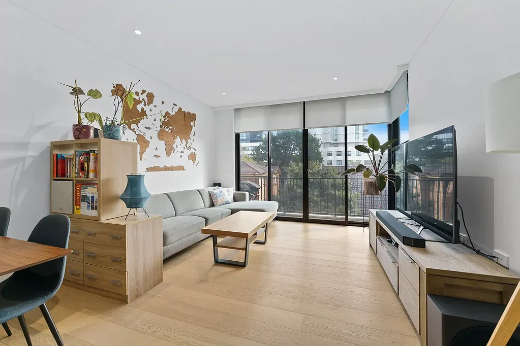 Sophisticated Elegance in Modern Complex