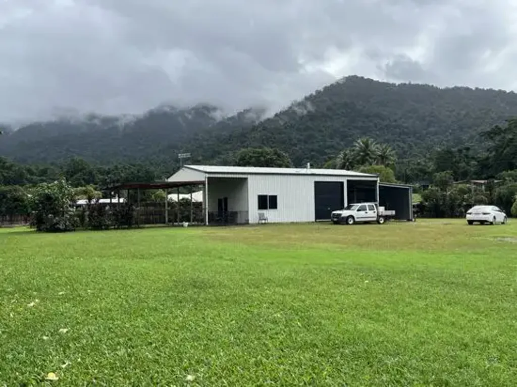 Babinda 1 Slaapkamer HERE IT IS ..... THE ULTIMATE BABINDA PROPERTY