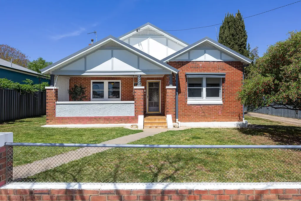4 Athol Street, Turvey Park, NSW 2650