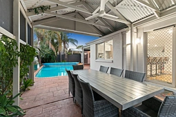 27 Erinka Crescent, Patterson Lakes