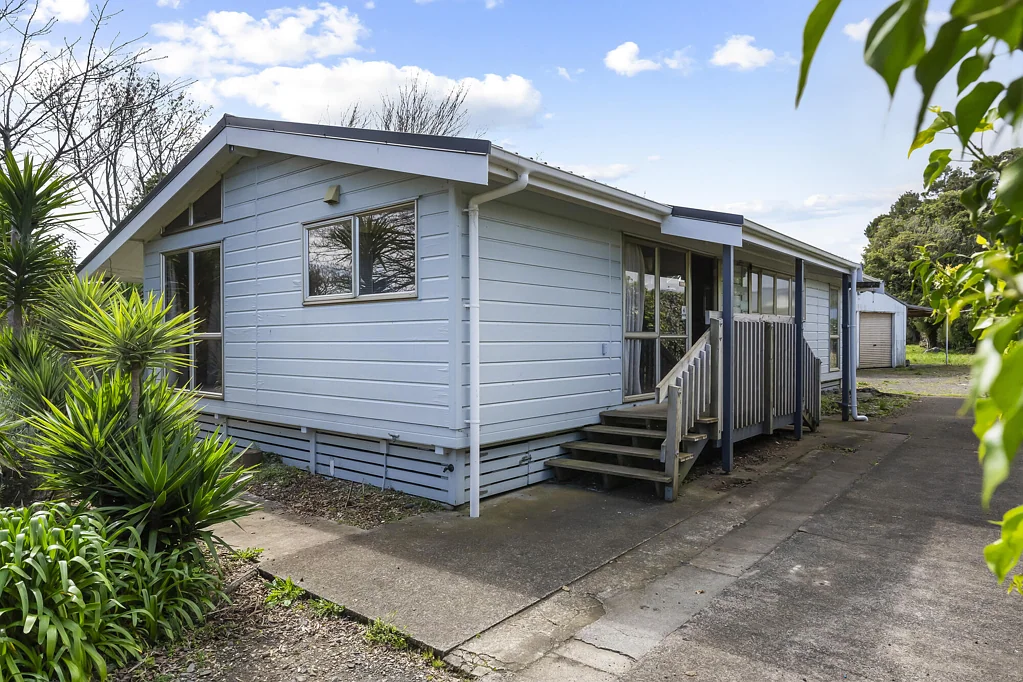 Waiuku 3Moenga Lockwood Charm & Room to Shine!