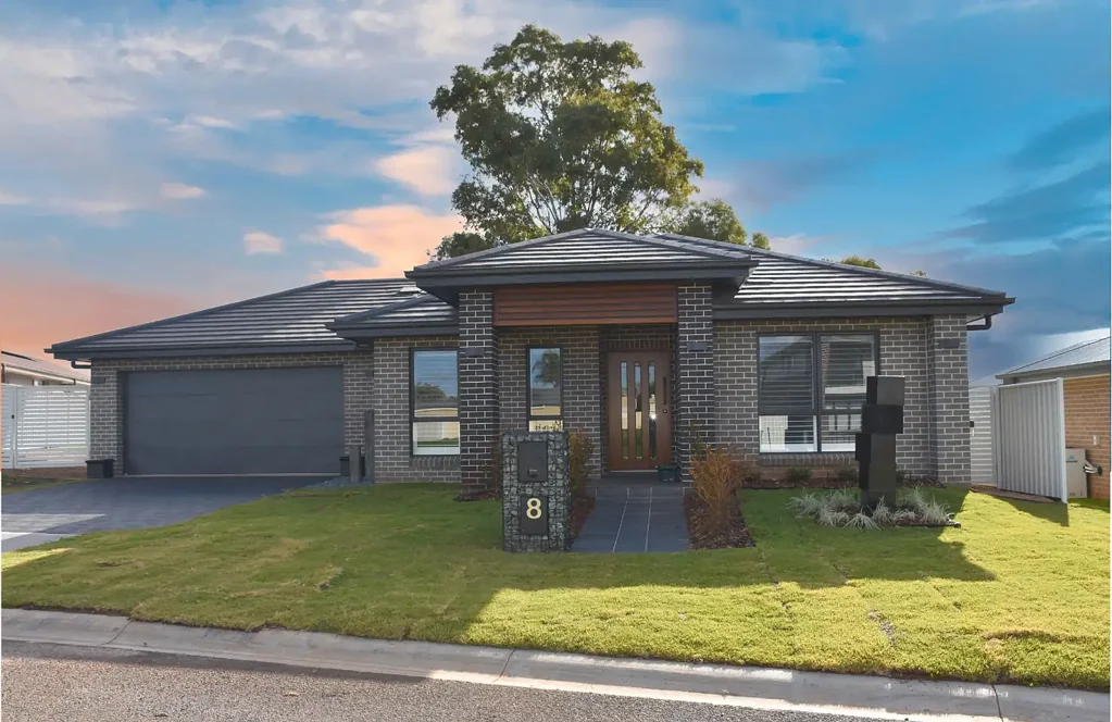 8 Yuwambi Close, Parkes, NSW 2870