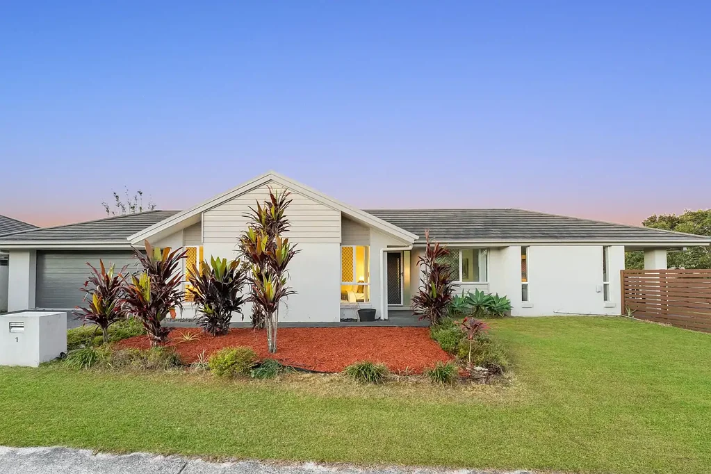 Augustine Heights 4 Bedroom Stylish, Spacious & Superbly Located – The Ideal Family Home