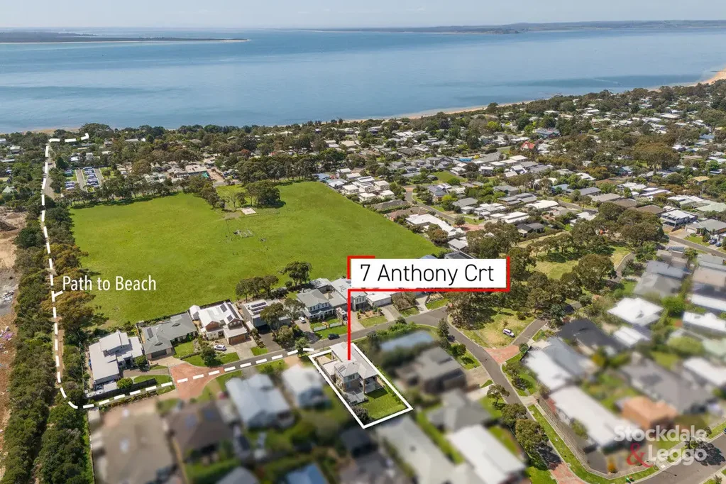 Cowes 4房  Quiet Court Location Close to the Beach