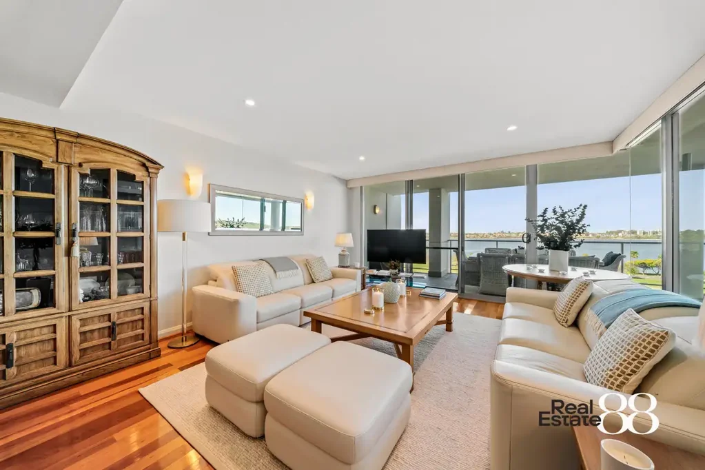 East Perth 3房  Where Hampton Style Meets Riverfront Living