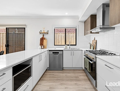 14 Bluegrass Way, Diggers Rest, North West Melbourne, 3 ਕਮਰੇ, 2 ਬਾਥਰੂਮ, House