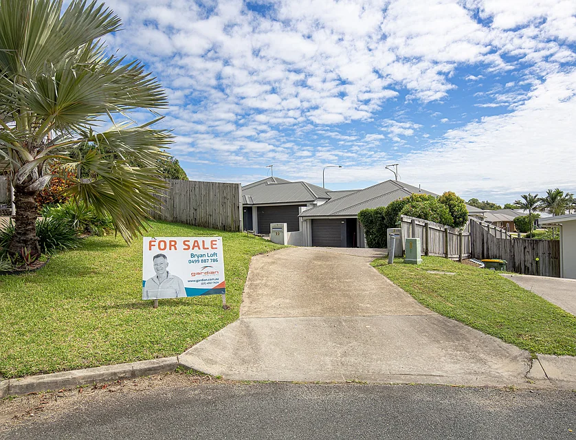 1 / 35 Avalon Drive (access from 19 Brearley Court), Rural View, Mackay, 5 Kuwarto, 3 Banyo, Apartment
