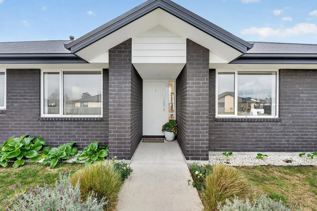 Darfield 4ห้องนอน Modern, spacious and must be sold