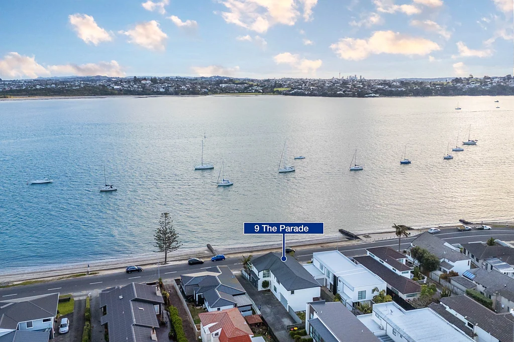 Bucklands Beach 5 Bedroom Unrivalled Views, Front-Row Living at 9 The Parade