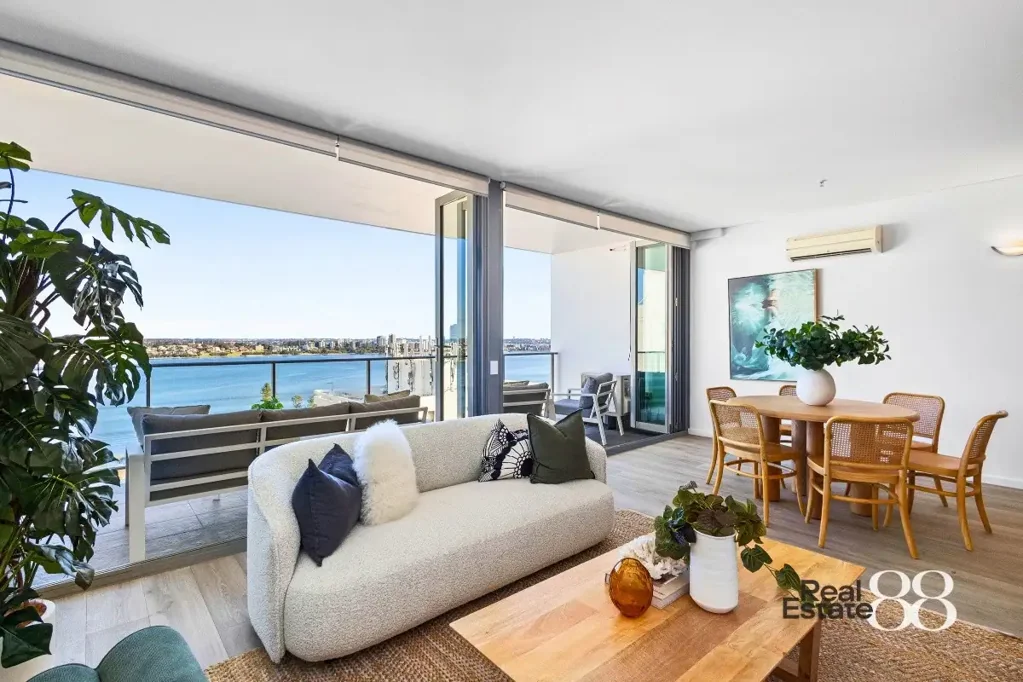 East Perth 3ห้องนอน Renovated, Refined, and Ready For You