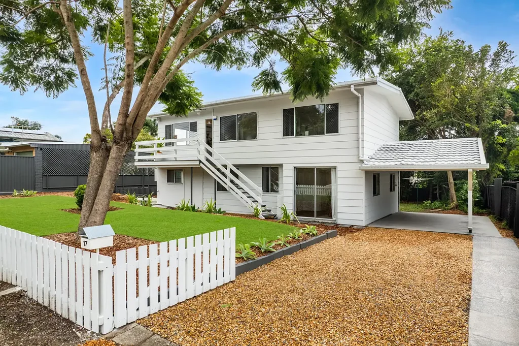 17 Poinciana Street, Kingston, QLD 4114