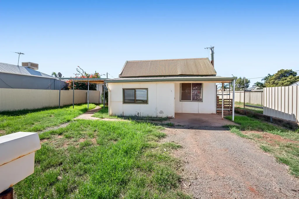 South Kalgoorlie 3 Bedroom Renovators Delight in a Great Central Location!