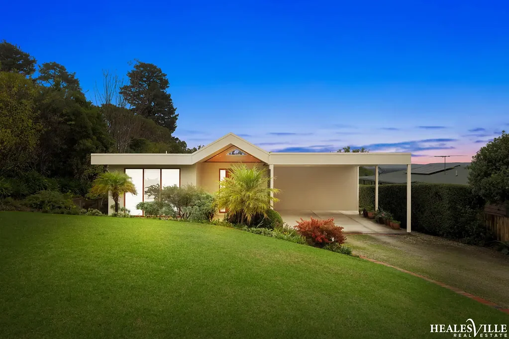 Healesville 3房 Yarra Valley风格住宅 792㎡阔地 20棵果树 美丽乡村景 主卧带套间 阳光天井 Unique Contemporary Design, Panoramic Outlook, Great Location