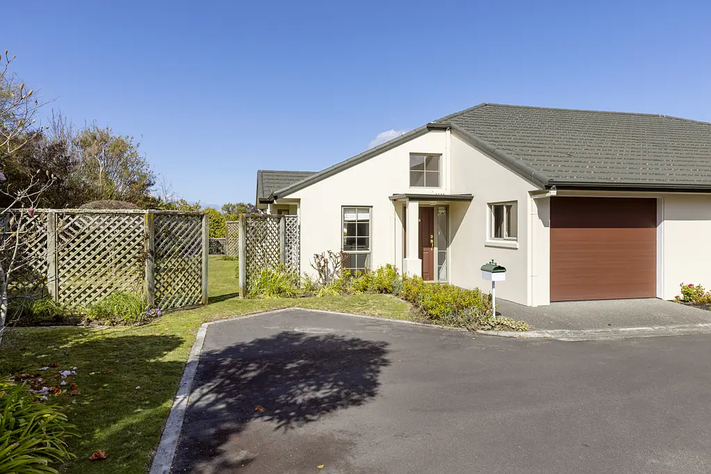 Rangatira Park 2ਬੈੱਡਰੂਮ Quiet Relaxed Living in Garden Setting