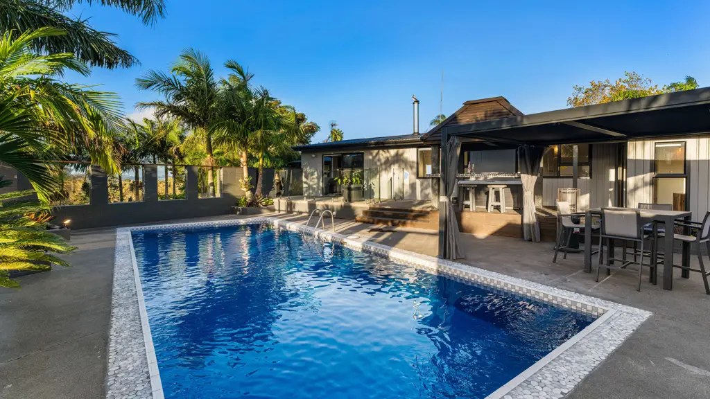 Pokeno  Live like a holiday – boat and family ready