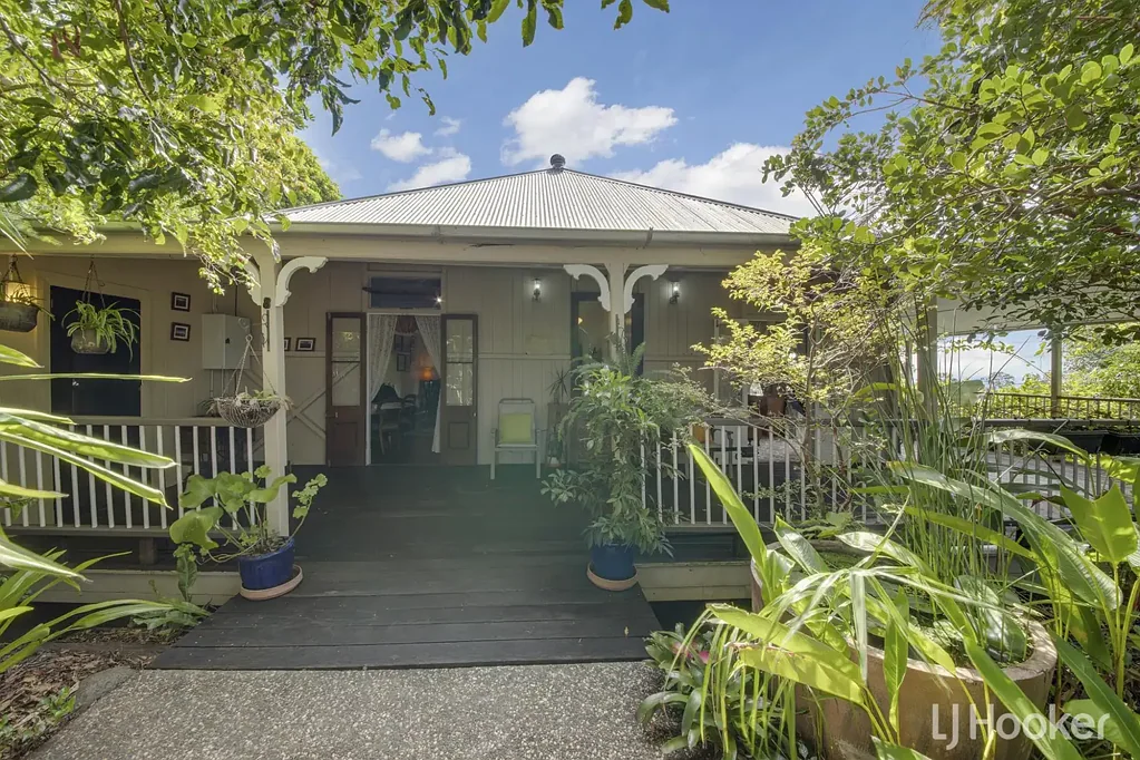 8 Creek Road, Tannum Sands, QLD 4680