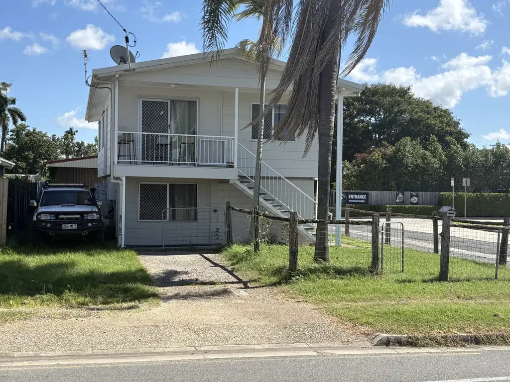 DUAL LIVING OPPORTUNITY!