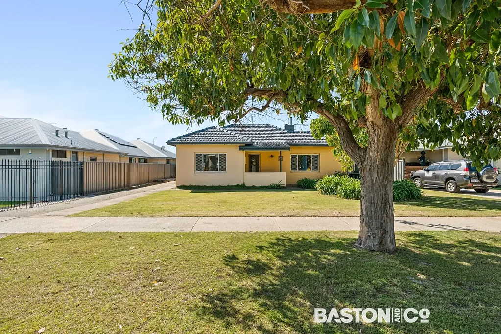 Manning 4 Bedroom Big Block. Big Potential.