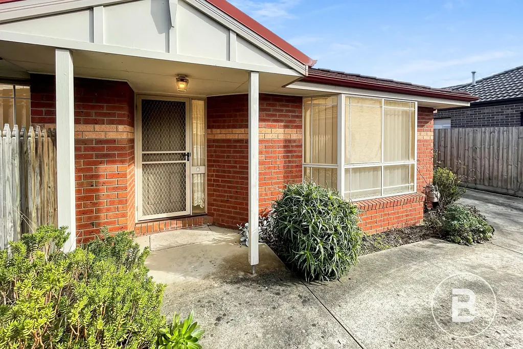 TWO BEDROOM UNIT IN A VERY QUIET COMPLEX IN MOUNT CLEAR
