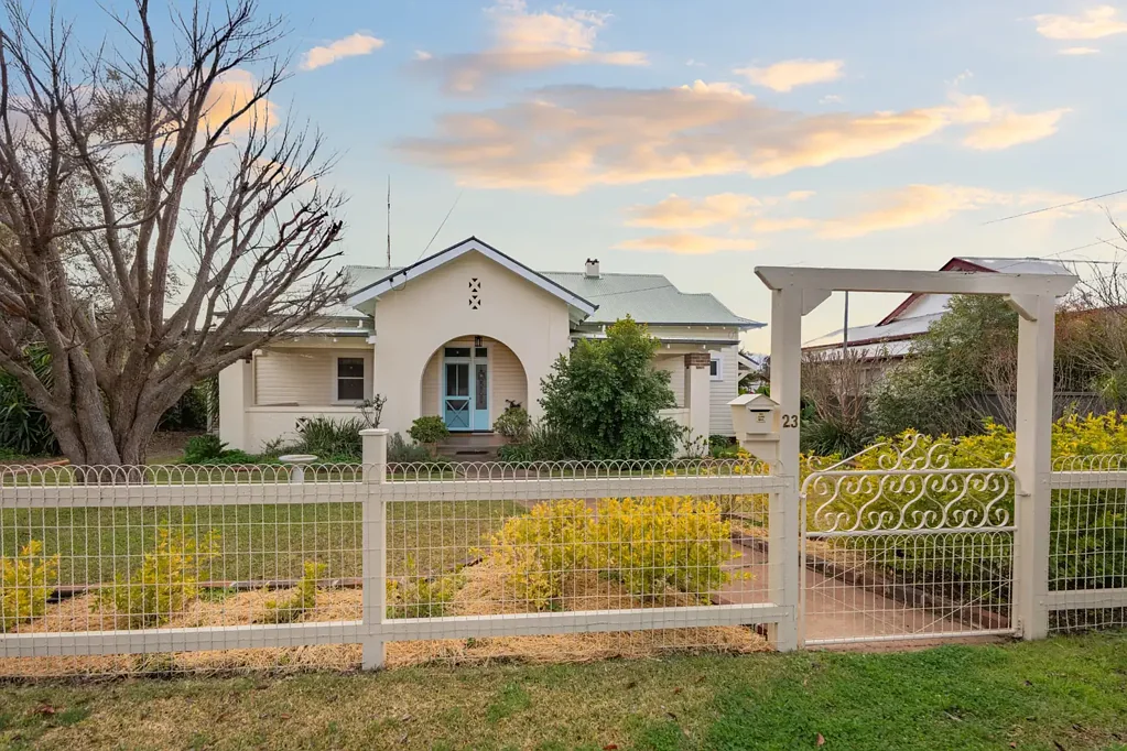 West Wyalong 3Habitaciones Timeless Character, Thoughtful Modern Living