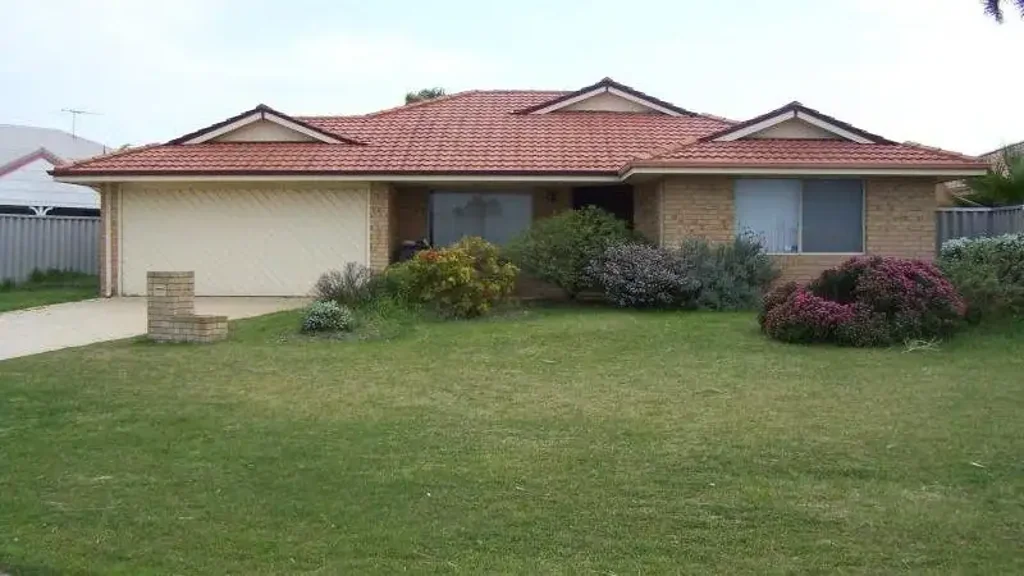 Charming 3x2 Family Home in Cul-De-Sac Location!