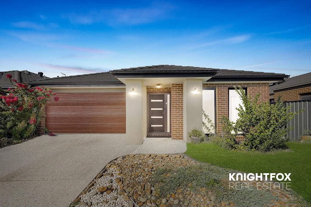 Clyde North 3 Bedroom Perfectly Positioned in Selandra Rise: The Ideal Family Home