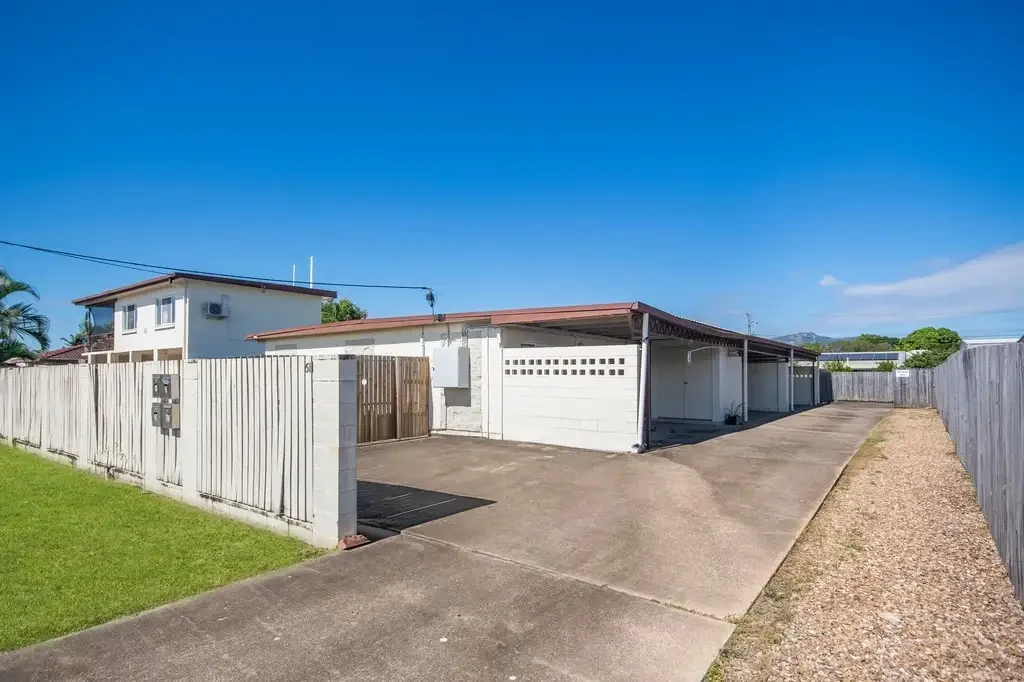 Currajong 2Habitaciones Spacious End Unit with Private Courtyard & Strong Rental Return