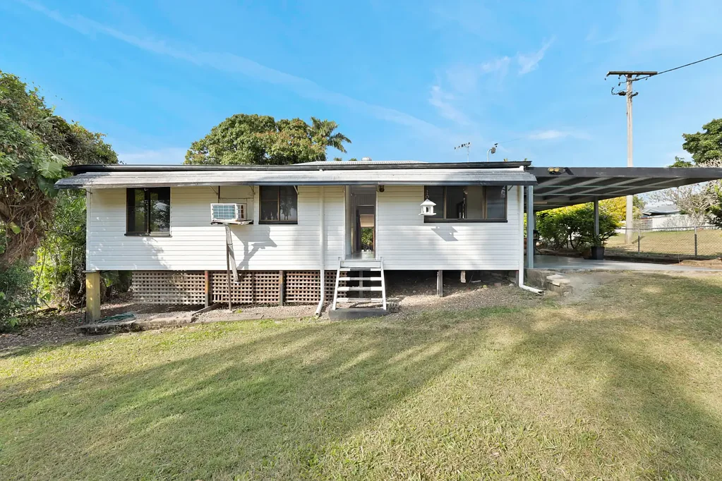 Sarina 3 Bedroom CORNER BLOCK WITH DUAL STREET ACCESS!