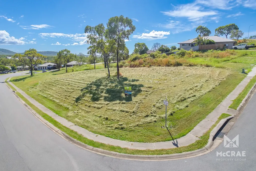 Bowen ELEVATED 1103m2 CORNER PARCEL WITH ENDLESS POTENTIAL