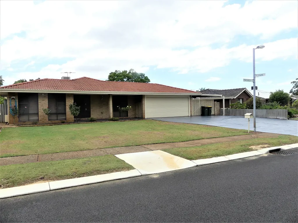 18 Fenchurch Street, Alexander Heights, WA 6064