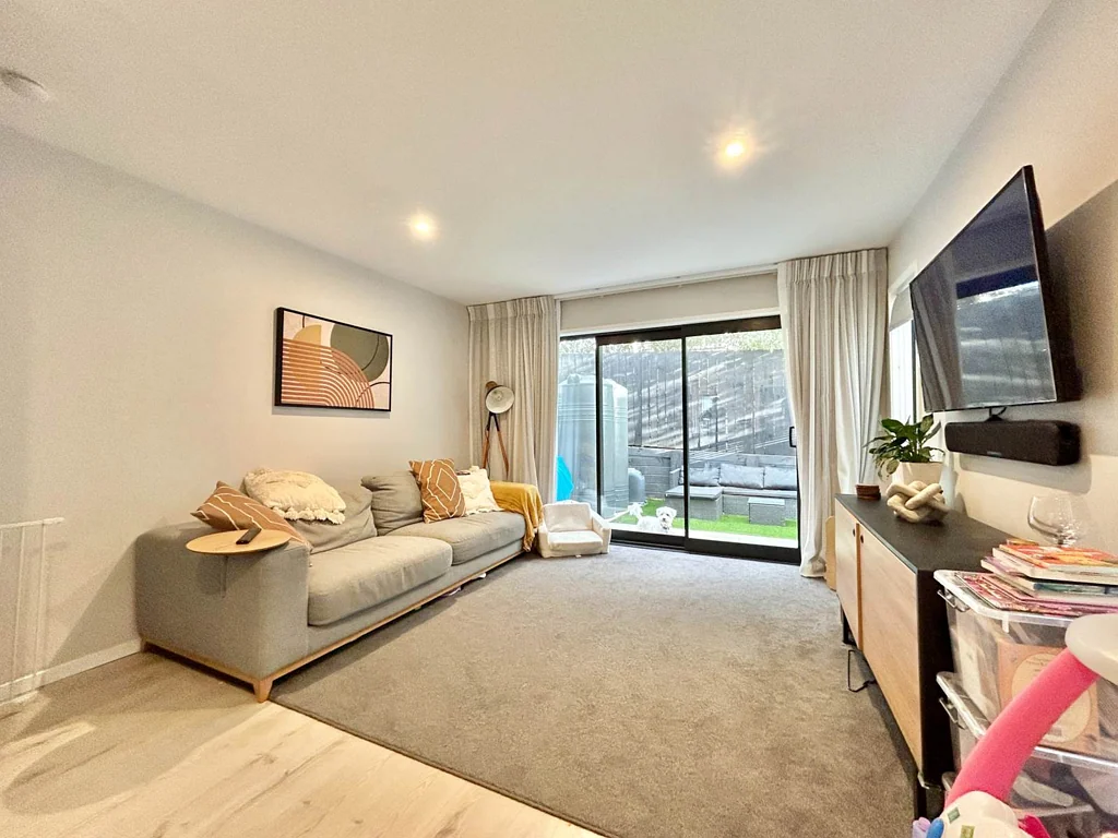 Modern 2 Bedroom + Office