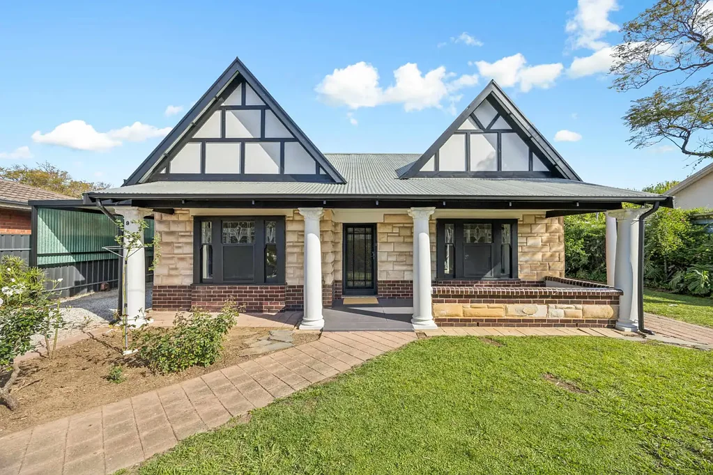 Everard Park 3Kwarto Charming Renovated Tudor Home in the Heart of Everard Park