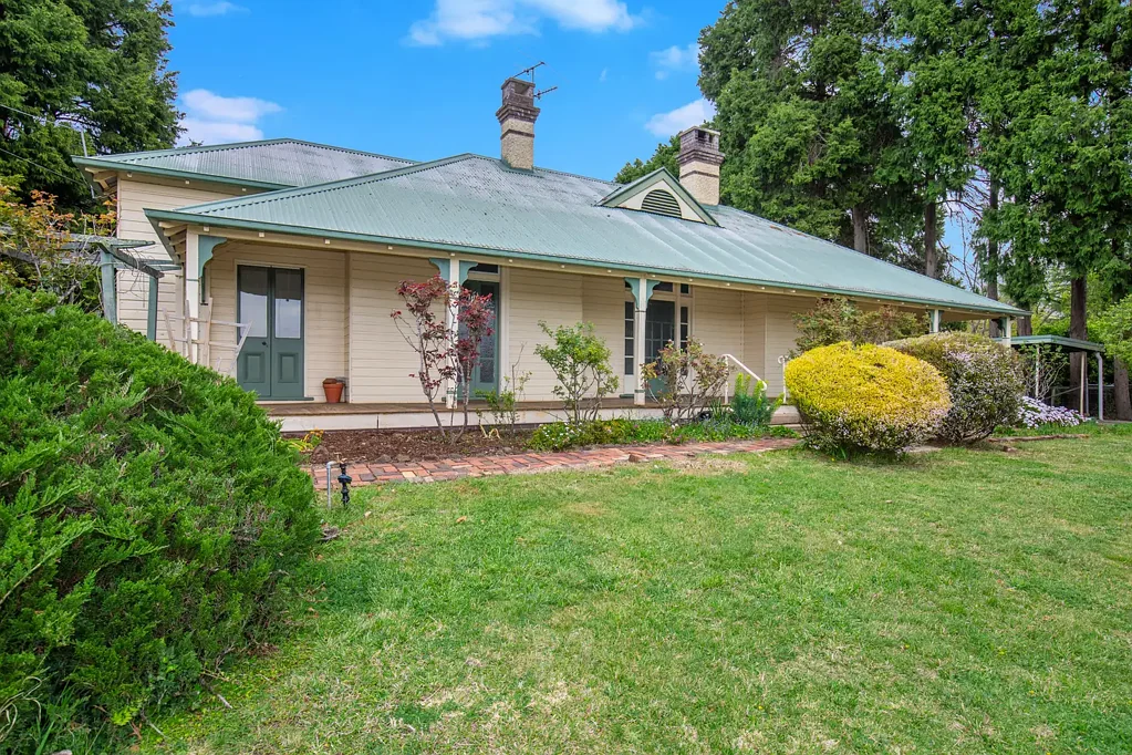 54 Garibaldi Street, Armidale, NSW 2350
