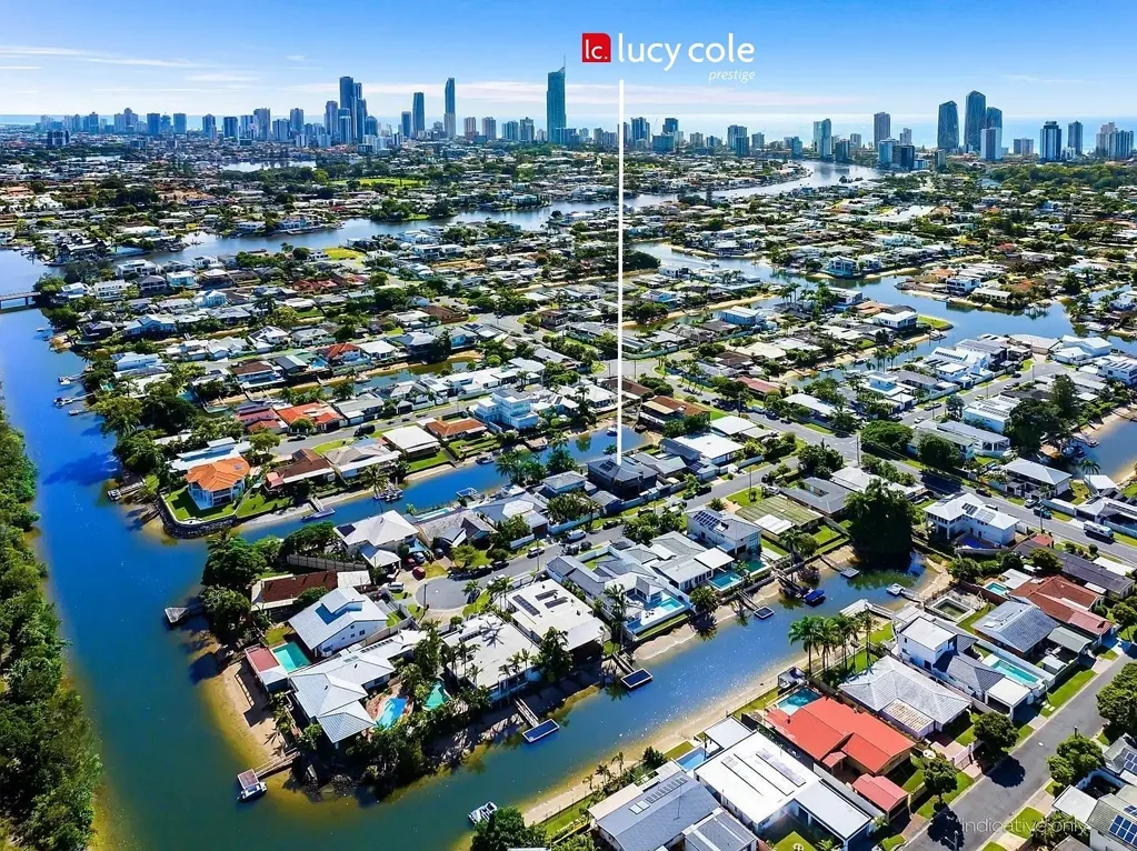 Broadbeach Waters 5 Bedroom Luxurious Waterfront Living: Contemporary 5 Bedroom Masterpiece