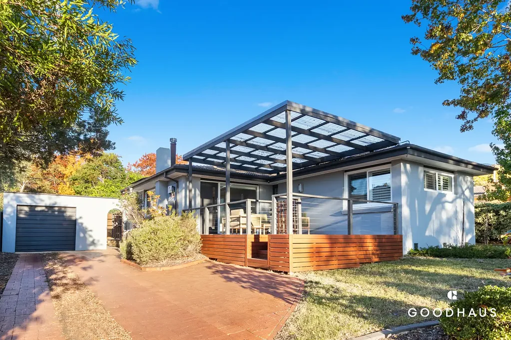 Beautifully renovated and ideally positioned