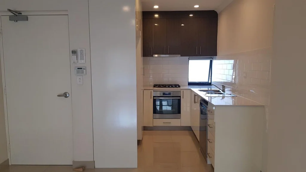 Quality Apartment + 1 Car Bays