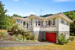 52 Chester Road, Tawa