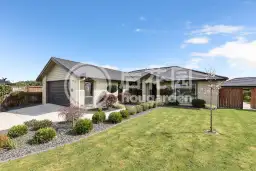 15 Waltham Place, Rototuna North