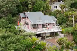 7 Sylvan Glade, Piha