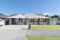 10 Sunstone Crescent, Brown Owl