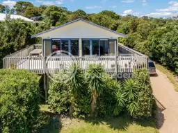 10 Huia Street, Oneroa