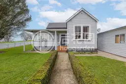 1347 State Highway 1, Tirau